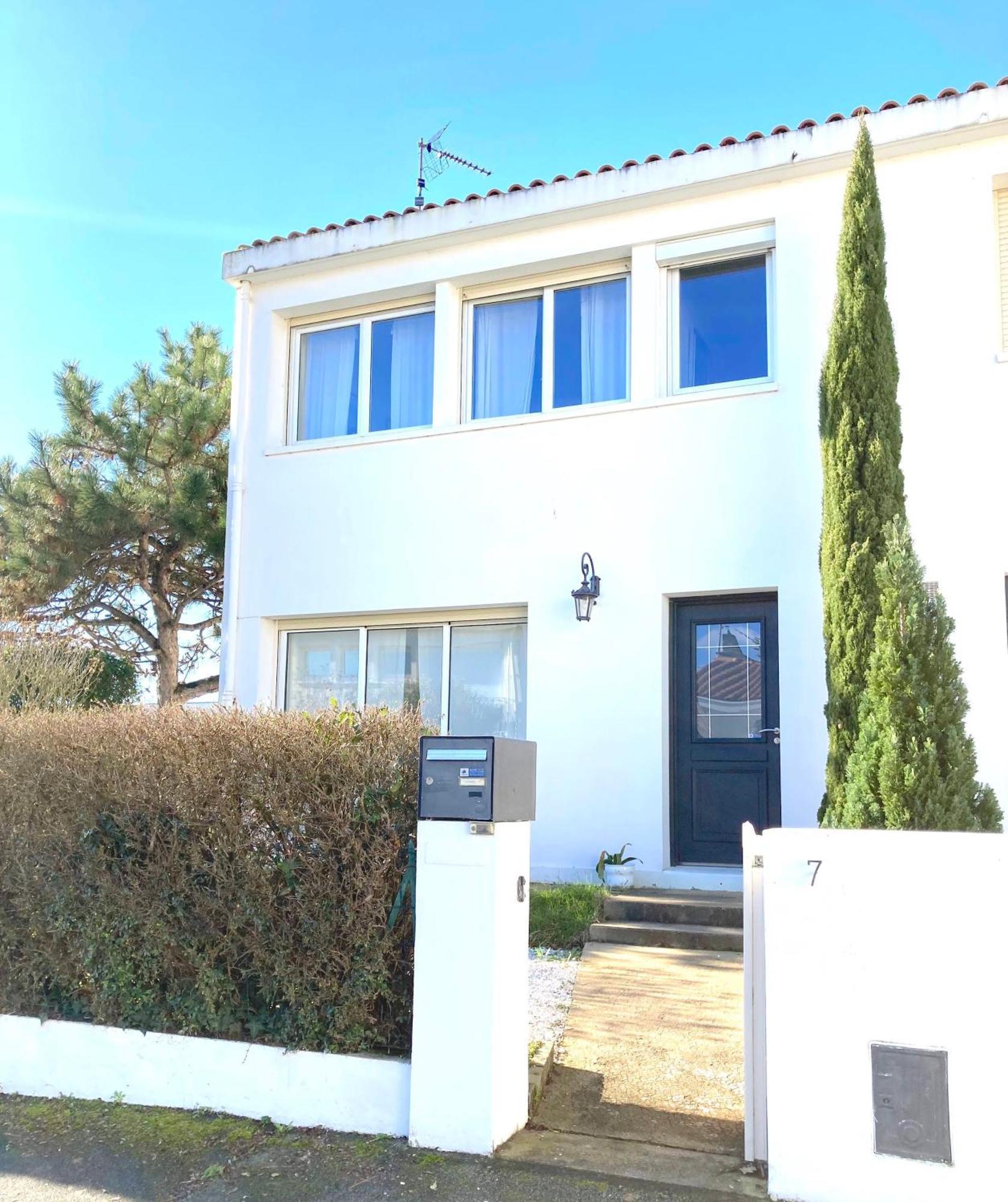 Maison Centre Ville Avec Jardin , Terrasse, Et Garage Velos La Rochelle  Exterior photo